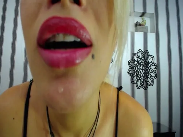 Live sex webcam photo for Anastasia_AG #260784911