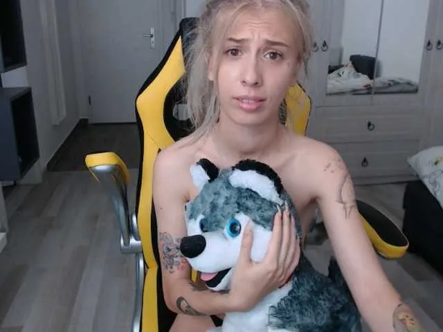 Live sex webcam photo for DiddySweet1 #250158013
