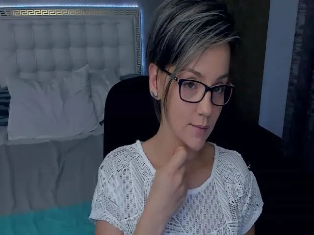 Live sex webcam photo for TiffanyRioxxx #265168278