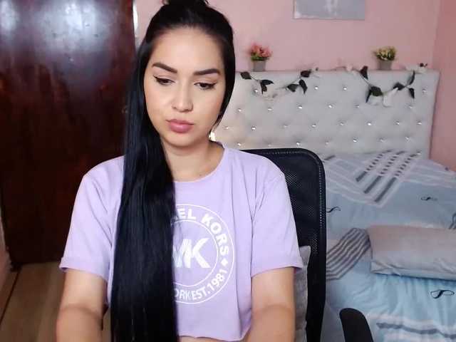 Live sex webcam photo for SamantaRhhose #240950203