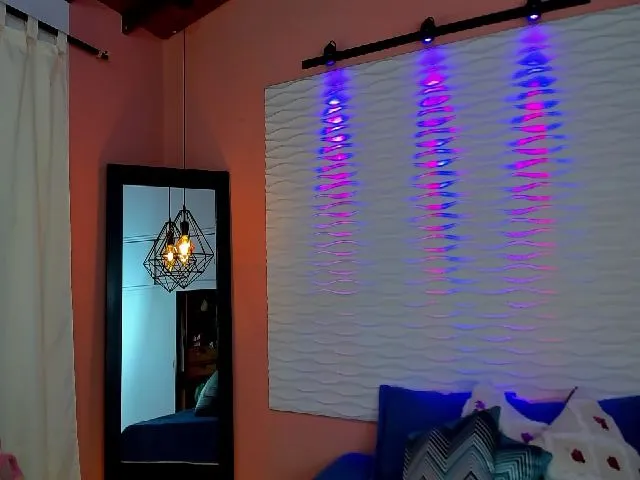 Live sex webcam photo for IsabelaBrown #257900012