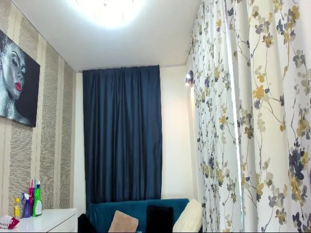 Live sex webcam photo for JessyJ_ #258091613