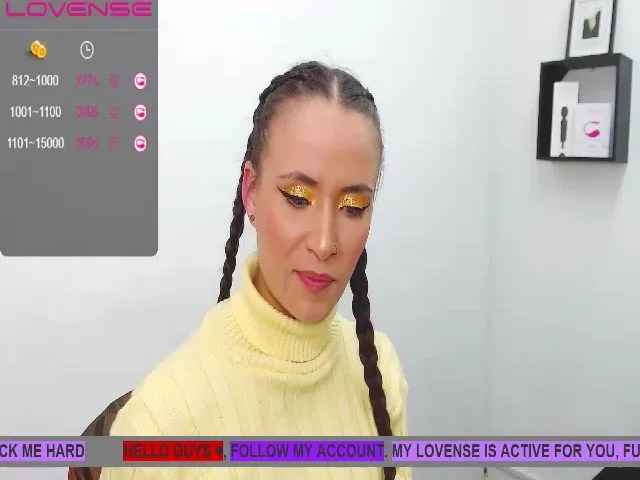 Live sex webcam photo for Avaa22_ #254602608