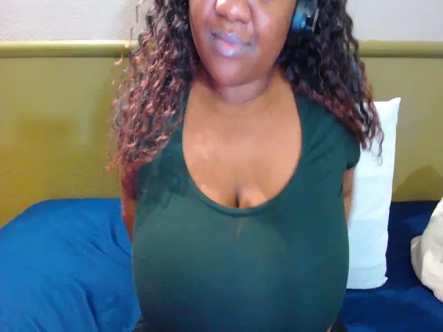 Live sex webcam photo for Explodeinmex #258308666