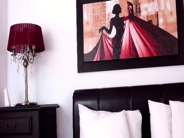 Live sex webcam photo for InnaHottyX #255634384