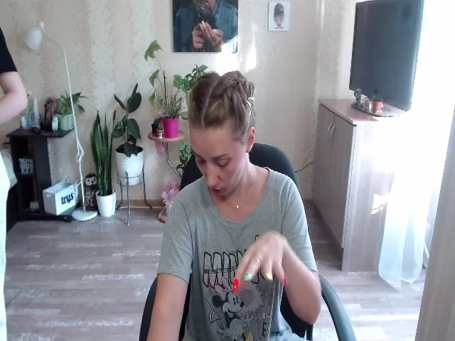Live sex webcam photo for Emi_lywild #256958670