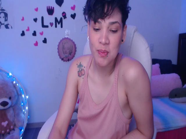 Live sex webcam photo for Laura_R23 #263163639