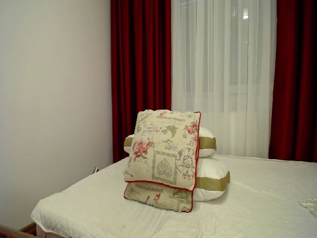 Live sex webcam photo for JhoannaSS #262677531