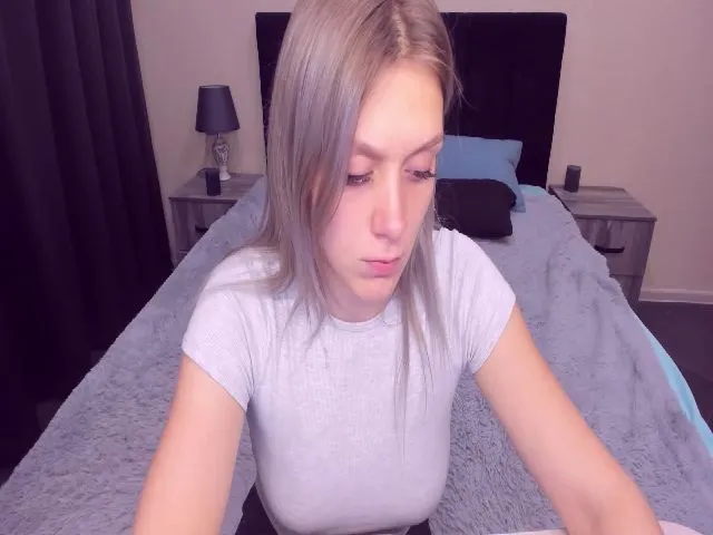 Live sex webcam photo for MeganKind #264865394