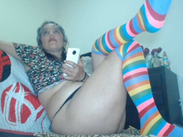 Live sex webcam photo for shantalsexxy #241406096
