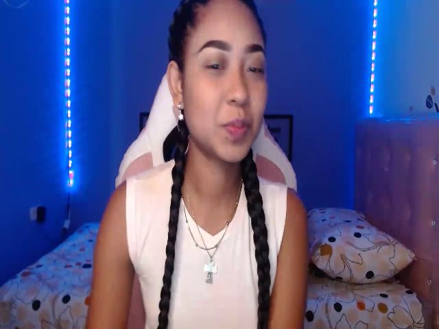 Live sex webcam photo for Brunette_curl #253722458