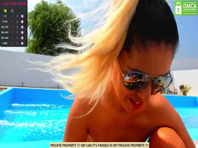 Live sex webcam photo for Miss_KarlaS #255312296