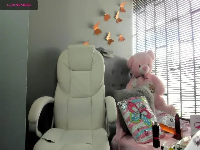 Live sex webcam photo for Nicole_jenss #263210706