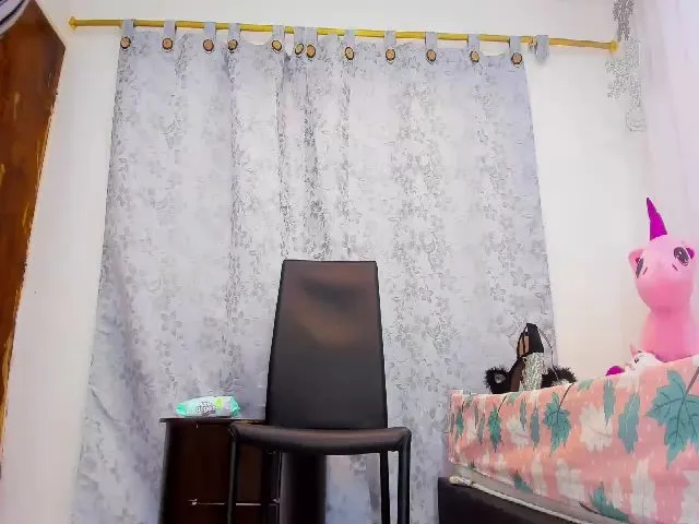 Live sex webcam photo for Emilly_harper #265590508