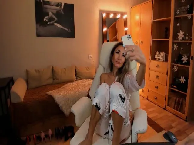 Live sex webcam photo for MariaPerfect #260319098