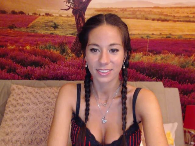 Live sex webcam photo for RoselynMoon #253202847