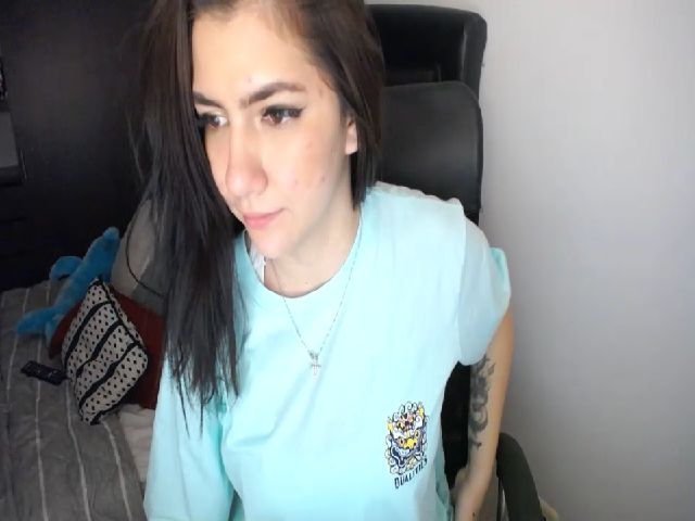 Live sex webcam photo for Valen_giraldo #256112425