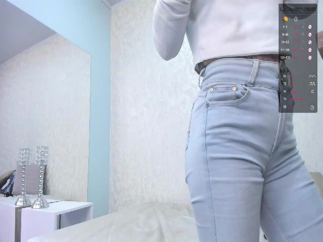 Live sex webcam photo for VioletaRoux #255568259