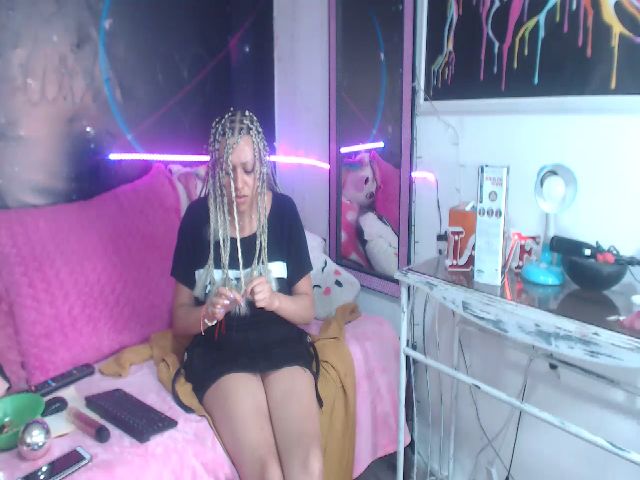 Live sex webcam photo for Emily_sweet2 #252920652