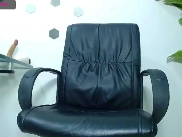 Live sex webcam photo for IngritBitch #243628146