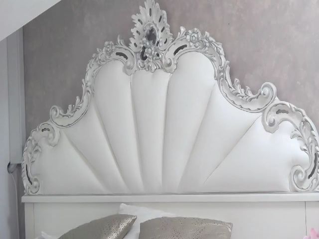 Live sex webcam photo for SoffyyHot #261595889