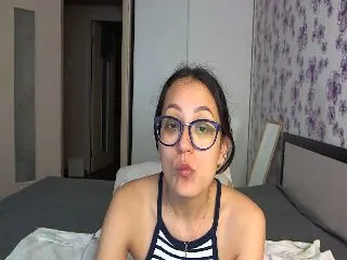 Live sex webcam photo for LiaCherryPie #251753364