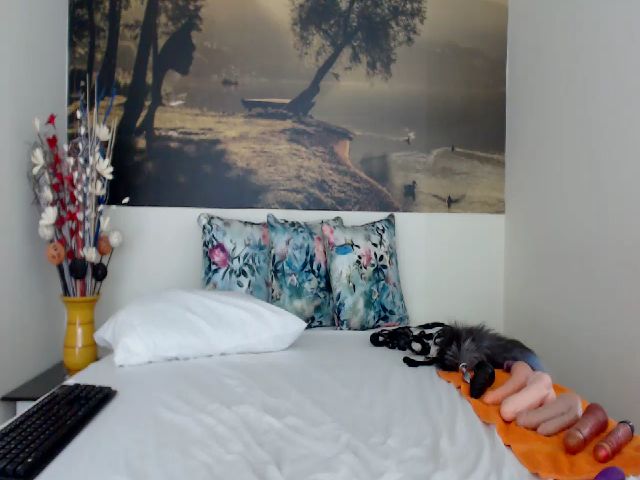 Live sex webcam photo for AikoTailor #287876567