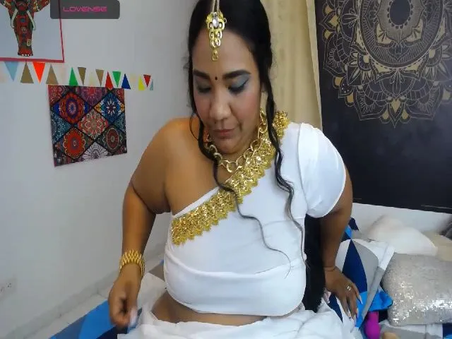 Live sex webcam photo for IndianMama #259328878