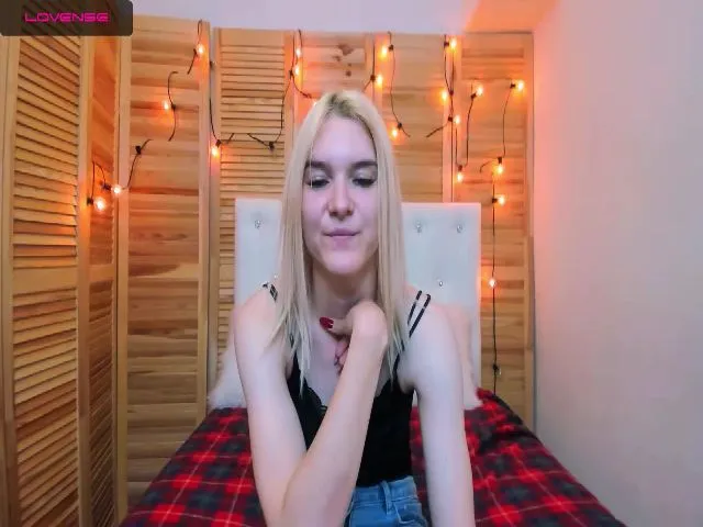 Live sex webcam photo for MarliTes #263520217