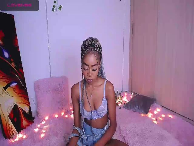 Live sex webcam photo for Aria_brown_ #257110743