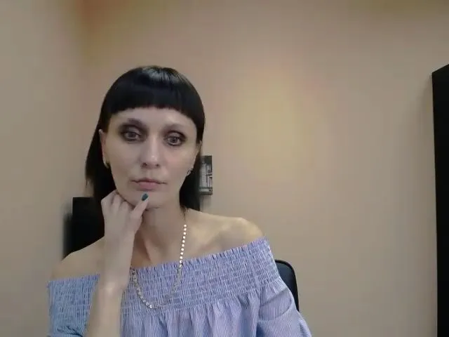 Live sex webcam photo for Abigail_i #262268772