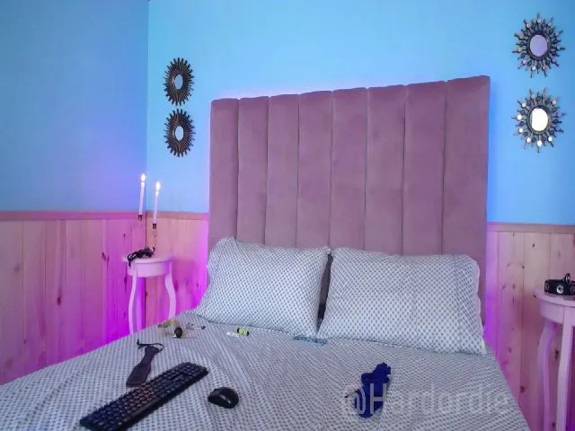 Live sex webcam photo for HardorDie #255140128