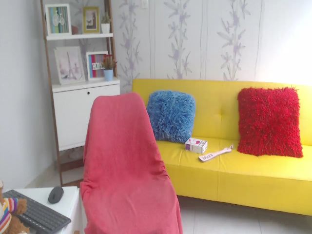 Live sex webcam photo for Lauren3_ #252823708