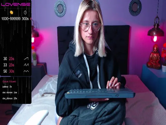 Live sex webcam photo for Silvana_21_ #260806828