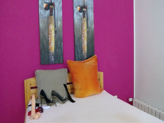 Live sex webcam photo for BustyxxHelen #265351864