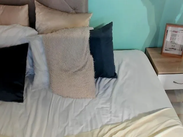 Live sex webcam photo for circenmilen #253021259