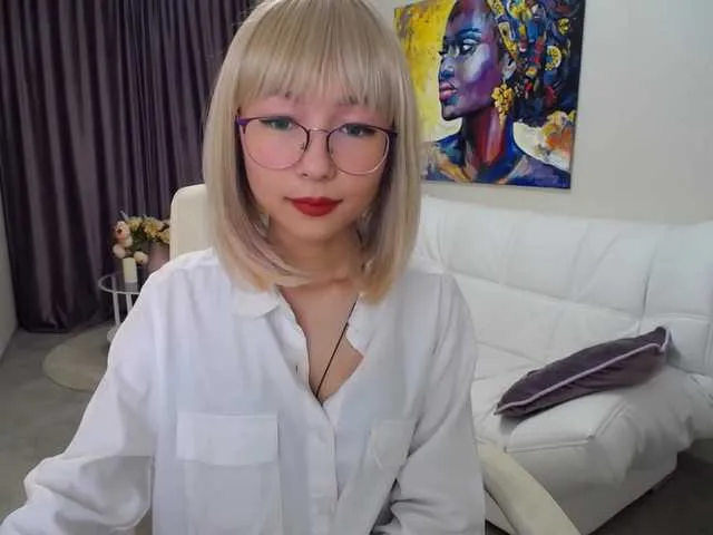Live sex webcam photo for SoftHeartbeat #240936575