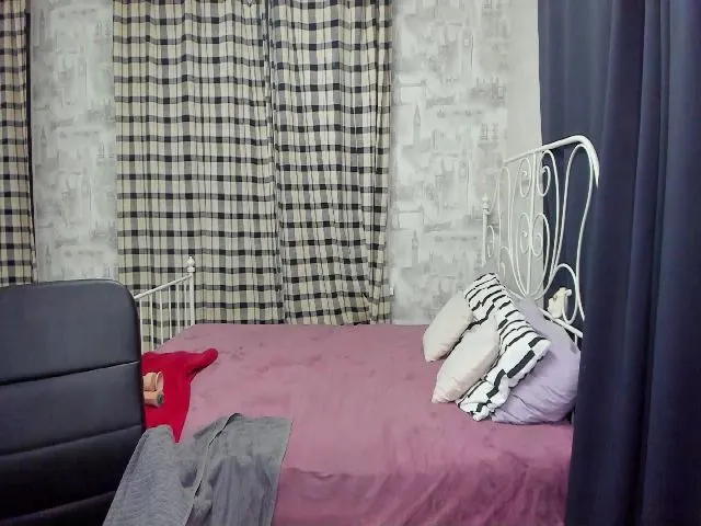 Live sex webcam photo for A11yson #255775112