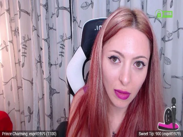 Live sex webcam photo for CharmingKARLA #263070328