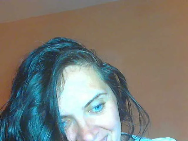 Live sex webcam photo for SexQueen1 #241351370