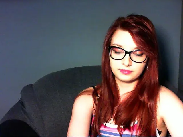 Live sex webcam photo for VirginLuna18 #263763464