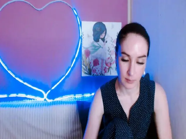 Live sex webcam photo for Lilly_Shine #252803895