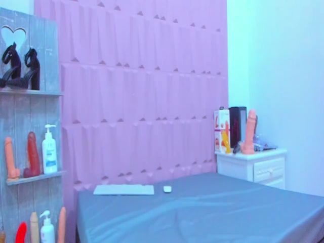 Live sex webcam photo for Cristal_West #257881678