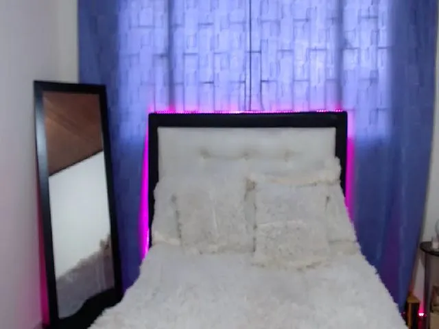 Live sex webcam photo for Gia_noah #264504971