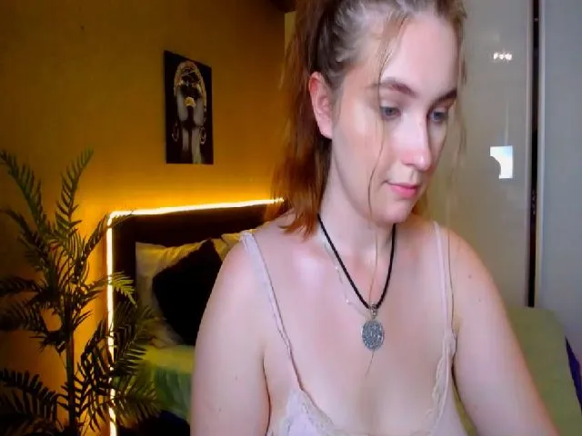 Live sex webcam photo for NikkySonge #255279158