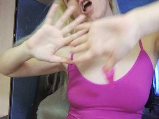 Live sex webcam photo for VIPGERL99 #241133775