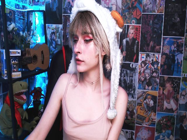 Live sex webcam photo for Manarose27 #258843686