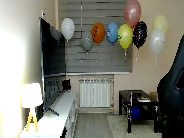 Live sex webcam photo for RockQueenB #253538174