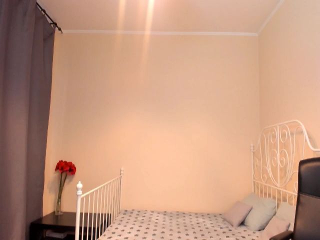 Live sex webcam photo for O1iv1a #254877283