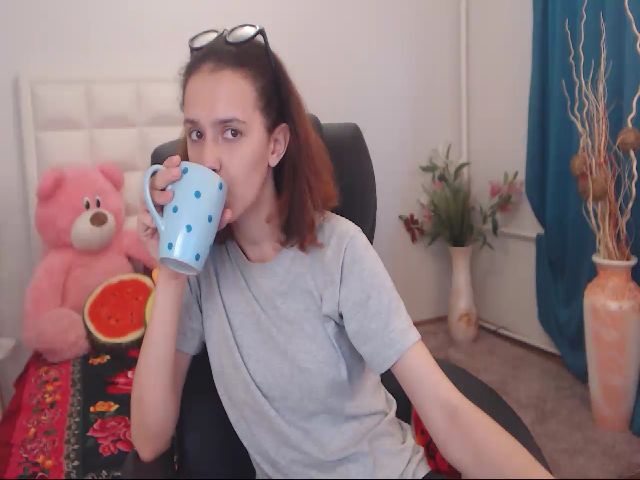 Live sex webcam photo for IrisNichols #265294069